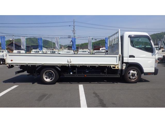 キャンター ロング全低床　積載２．９５ｔ　ＡＴ　ワイドロング　床鉄板　車線逸脱警報　衝突軽減ブレーキ　ＥＺＧＯ（坂道発進補助装置）　ＥＴＣ　車両総重量　６，０７５Ｋｇ　荷台内寸　長さ：４３５ｃｍ　幅：２０７ｃｍ　高さ：３８ｃｍ（5枚目）
