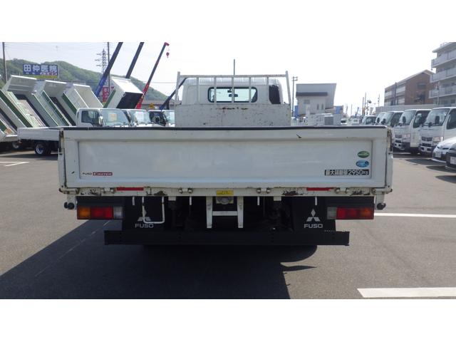 キャンター ロング全低床　積載２．９５ｔ　ＡＴ　ワイドロング　床鉄板　車線逸脱警報　衝突軽減ブレーキ　ＥＺＧＯ（坂道発進補助装置）　ＥＴＣ　車両総重量　６，０７５Ｋｇ　荷台内寸　長さ：４３５ｃｍ　幅：２０７ｃｍ　高さ：３８ｃｍ（7枚目）