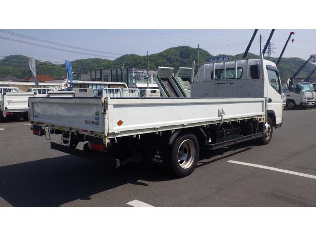 キャンター ロング全低床　積載２．９５ｔ　ＡＴ　ワイドロング　床鉄板　車線逸脱警報　衝突軽減ブレーキ　ＥＺＧＯ（坂道発進補助装置）　ＥＴＣ　車両総重量　６，０７５Ｋｇ　荷台内寸　長さ：４３５ｃｍ　幅：２０７ｃｍ　高さ：３８ｃｍ（8枚目）