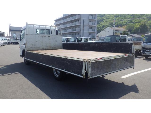 キャンター ロング全低床　積載２．９５ｔ　ＡＴ　ワイドロング　床鉄板　車線逸脱警報　衝突軽減ブレーキ　ＥＺＧＯ（坂道発進補助装置）　ＥＴＣ　車両総重量　６，０７５Ｋｇ　荷台内寸　長さ：４３５ｃｍ　幅：２０７ｃｍ　高さ：３８ｃｍ（10枚目）