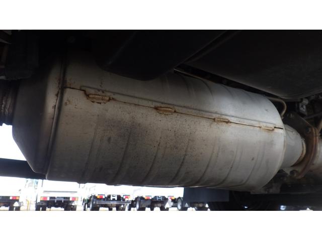 キャンター ロング全低床　積載２．９５ｔ　ＡＴ　ワイドロング　床鉄板　車線逸脱警報　衝突軽減ブレーキ　ＥＺＧＯ（坂道発進補助装置）　ＥＴＣ　車両総重量　６，０７５Ｋｇ　荷台内寸　長さ：４３５ｃｍ　幅：２０７ｃｍ　高さ：３８ｃｍ（21枚目）