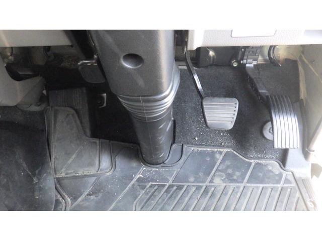 キャンター ロング全低床　積載２．９５ｔ　ＡＴ　ワイドロング　床鉄板　車線逸脱警報　衝突軽減ブレーキ　ＥＺＧＯ（坂道発進補助装置）　ＥＴＣ　車両総重量　６，０７５Ｋｇ　荷台内寸　長さ：４３５ｃｍ　幅：２０７ｃｍ　高さ：３８ｃｍ（47枚目）
