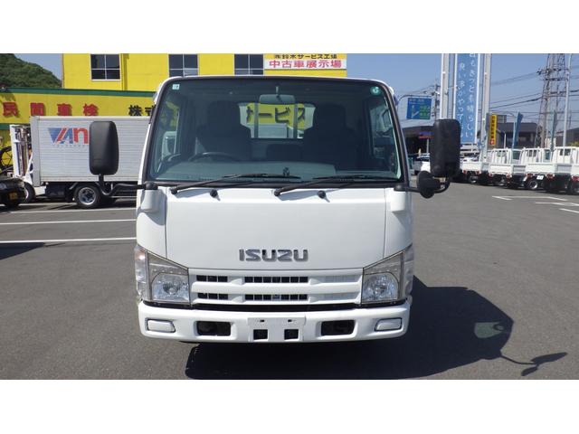 エルフトラック フルフラットロー　積載２ｔ　５ＭＴ　床鉄板　ＥＴＣ　キーレス　旧普通免許対応　車両総重量　４，４８５ｋｇ　荷台内寸　長さ：３１０ｃｍ　幅：１６０ｃｍ　高さ：３８ｃｍ　４ナンバー　ディーゼル　パワステ　エアコン　ＰＷ（3枚目）
