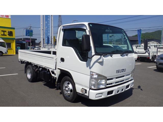 エルフトラック フルフラットロー　積載２ｔ　５ＭＴ　床鉄板　ＥＴＣ　キーレス　旧普通免許対応　車両総重量　４，４８５ｋｇ　荷台内寸　長さ：３１０ｃｍ　幅：１６０ｃｍ　高さ：３８ｃｍ　４ナンバー　ディーゼル　パワステ　エアコン　ＰＷ（4枚目）