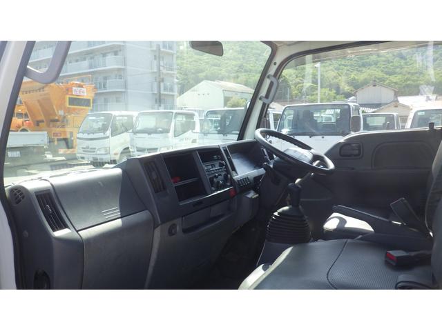 エルフトラック フルフラットロー　積載２ｔ　５ＭＴ　床鉄板　ＥＴＣ　キーレス　旧普通免許対応　車両総重量　４，４８５ｋｇ　荷台内寸　長さ：３１０ｃｍ　幅：１６０ｃｍ　高さ：３８ｃｍ　４ナンバー　ディーゼル　パワステ　エアコン　ＰＷ（38枚目）