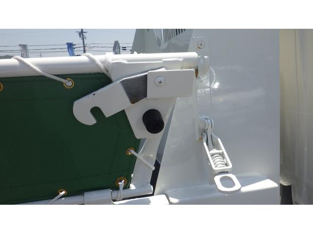 デュトロ 　積載３ｔ　極東製強化ダンプＤＤ０２　車両総重量　５，９７５ｋｇ　荷台内寸　長さ：３０５ｃｍ　幅：１６０ｃｍ　高さ：３７ｃｍ　中間ピン　コボレーン　ＥＳスタート（坂道発進補助装置）　アイドリングストップ（22枚目）