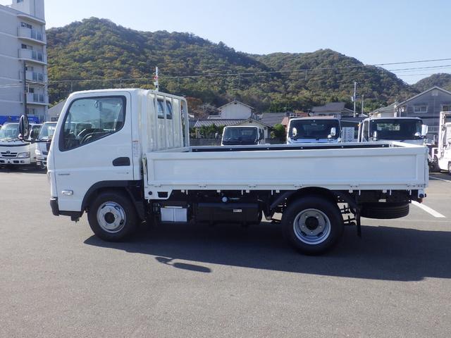 キャンター 全低床　４ＷＤ　積載２ｔ　ＡＴ　衝突軽減ブレーキ　車線逸脱警報　左電格ミラー　ＬＥＤヘッドライト＆ＬＥＤフォグランプ　フル液晶メーター　ステアリングスイッチ　交通標識認識機能　リアビューカメラ　スマートキー（5枚目）