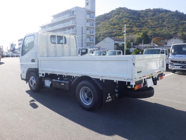 キャンター 全低床　４ＷＤ　積載２ｔ　ＡＴ　衝突軽減ブレーキ　車線逸脱警報　左電格ミラー　ＬＥＤヘッドライト＆ＬＥＤフォグランプ　フル液晶メーター　ステアリングスイッチ　交通標識認識機能　リアビューカメラ　スマートキー（8枚目）