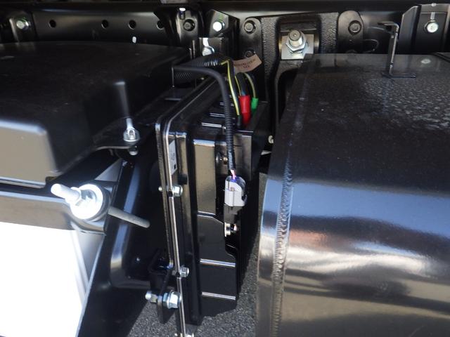 キャンター 全低床　４ＷＤ　積載２ｔ　ＡＴ　衝突軽減ブレーキ　車線逸脱警報　左電格ミラー　ＬＥＤヘッドライト＆ＬＥＤフォグランプ　フル液晶メーター　ステアリングスイッチ　交通標識認識機能　リアビューカメラ　スマートキー（48枚目）