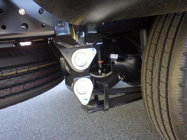 キャンター 全低床　４ＷＤ　積載２ｔ　ＡＴ　衝突軽減ブレーキ　車線逸脱警報　左電格ミラー　ＬＥＤヘッドライト＆ＬＥＤフォグランプ　フル液晶メーター　ステアリングスイッチ　交通標識認識機能　リアビューカメラ　スマートキー（58枚目）