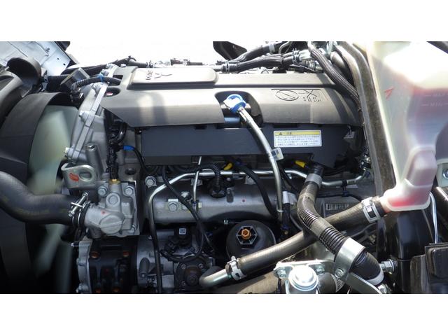 キャンター 　積載３ｔ　アームロール　脱着装置付コンテナ専用車　新明和工業　５ＭＴ　４ナンバー　衝突軽減ブレーキ　車線逸脱警報　ＬＥＤヘッドライト　ＬＥＤフォグランプ　フル液晶メーター　ステアリングスイッチ（33枚目）