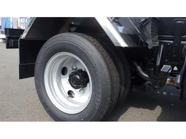 キャンター 　積載３ｔ　アームロール　脱着装置付コンテナ専用車　新明和工業　５ＭＴ　４ナンバー　衝突軽減ブレーキ　車線逸脱警報　ＬＥＤヘッドライト　ＬＥＤフォグランプ　フル液晶メーター　ステアリングスイッチ（35枚目）