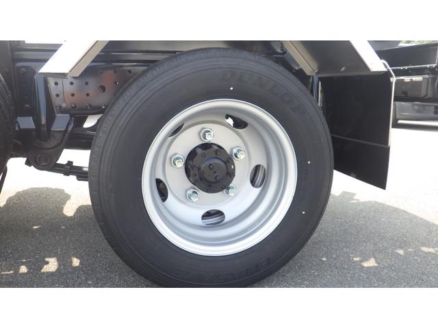 キャンター 　積載３ｔ　アームロール　脱着装置付コンテナ専用車　新明和工業　５ＭＴ　４ナンバー　衝突軽減ブレーキ　車線逸脱警報　ＬＥＤヘッドライト　ＬＥＤフォグランプ　フル液晶メーター　ステアリングスイッチ（38枚目）