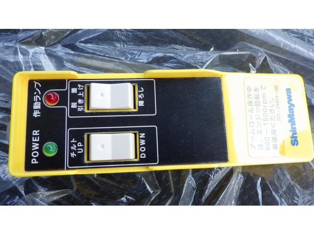 キャンター 　積載３ｔ　アームロール　脱着装置付コンテナ専用車　新明和工業　５ＭＴ　４ナンバー　衝突軽減ブレーキ　車線逸脱警報　ＬＥＤヘッドライト　ＬＥＤフォグランプ　フル液晶メーター　ステアリングスイッチ（54枚目）