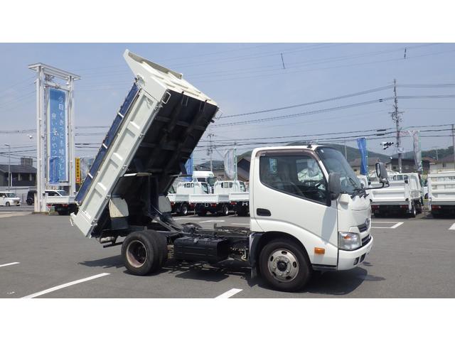 デュトロ 全低床ダンプ　積載３ｔ　５ＭＴ　極東製ダンプ　中間ピン２ケ　コボレーン　ＥＳスタート　アイドリングストップ　パワーステアリング　パワーウィンドウ　エアコン　ＥＴＣ　ディーゼル（10枚目）