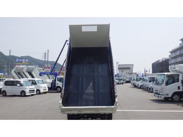 デュトロ 全低床ダンプ　積載３ｔ　５ＭＴ　極東製ダンプ　中間ピン２ケ　コボレーン　ＥＳスタート　アイドリングストップ　パワーステアリング　パワーウィンドウ　エアコン　ＥＴＣ　ディーゼル（12枚目）