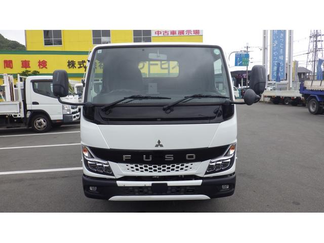 キャンター 全低床　積載２ｔ　ＡＴ車　極東製垂直パワーゲート　Ｖ６０１Ｃ　床鉄板　パイプ欄干　車両総重量　４，５８５Ｋｇ　荷台内寸　長さ：３０５ｃｍ　幅：１６０ｃｍ　高さ：３８ｃｍ　ＥＴＣ　スマートキー（2枚目）