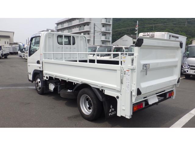 キャンター 全低床　積載２ｔ　ＡＴ車　極東製垂直パワーゲート　Ｖ６０１Ｃ　床鉄板　パイプ欄干　車両総重量　４，５８５Ｋｇ　荷台内寸　長さ：３０５ｃｍ　幅：１６０ｃｍ　高さ：３８ｃｍ　ＥＴＣ　スマートキー（9枚目）