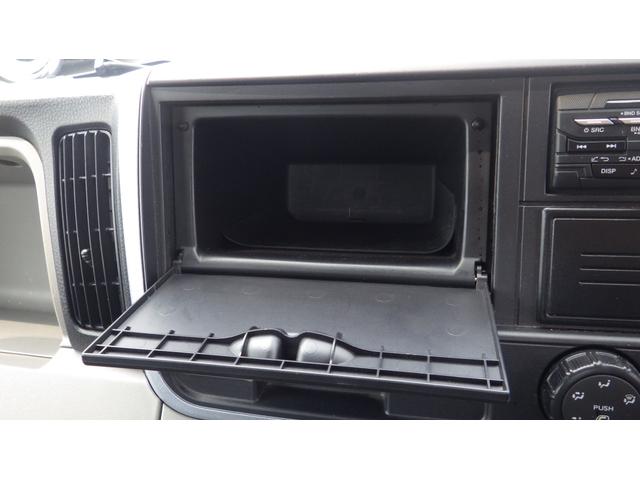 キャンター 全低床　積載２ｔ　ＡＴ車　極東製垂直パワーゲート　Ｖ６０１Ｃ　床鉄板　パイプ欄干　車両総重量　４，５８５Ｋｇ　荷台内寸　長さ：３０５ｃｍ　幅：１６０ｃｍ　高さ：３８ｃｍ　ＥＴＣ　スマートキー（42枚目）