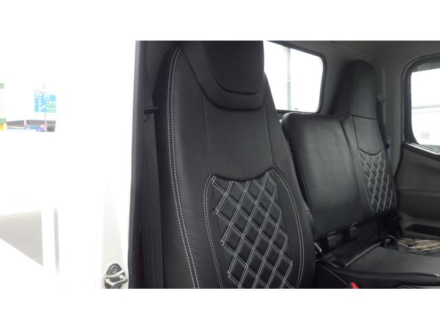 キャンター 全低床　積載２ｔ　ＡＴ車　極東製垂直パワーゲート　Ｖ６０１Ｃ　床鉄板　パイプ欄干　車両総重量　４，５８５Ｋｇ　荷台内寸　長さ：３０５ｃｍ　幅：１６０ｃｍ　高さ：３８ｃｍ　ＥＴＣ　スマートキー（57枚目）