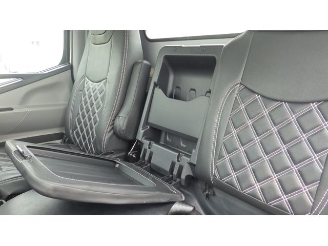 キャンター 全低床　積載２ｔ　ＡＴ車　極東製垂直パワーゲート　Ｖ６０１Ｃ　床鉄板　パイプ欄干　車両総重量　４，５８５Ｋｇ　荷台内寸　長さ：３０５ｃｍ　幅：１６０ｃｍ　高さ：３８ｃｍ　ＥＴＣ　スマートキー（60枚目）