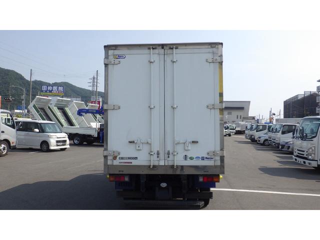 キャンター 全低床　積載２ｔ　東プレ冷蔵冷凍車　－３０℃設定　スタンバイ付　２室仕様　左スライドドア　ラッシング　バックカメラ　車両総重量　４，８９５Ｋｇ　荷台内寸　長さ：３０５ｃｍ　幅：１６７ｃｍ　高さ：１７６ｃｍ（7枚目）