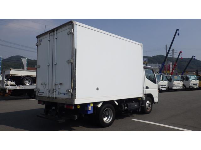 キャンター 全低床　積載２ｔ　東プレ冷蔵冷凍車　－３０℃設定　スタンバイ付　２室仕様　左スライドドア　ラッシング　バックカメラ　車両総重量　４，８９５Ｋｇ　荷台内寸　長さ：３０５ｃｍ　幅：１６７ｃｍ　高さ：１７６ｃｍ（8枚目）