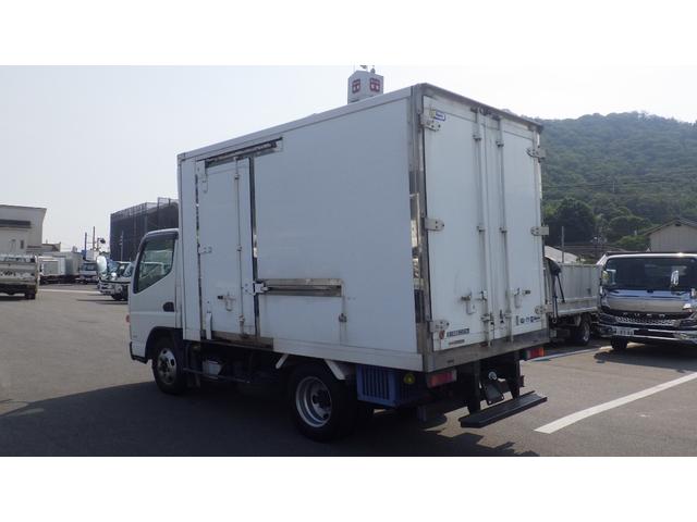 キャンター 全低床　積載２ｔ　東プレ冷蔵冷凍車　－３０℃設定　スタンバイ付　２室仕様　左スライドドア　ラッシング　バックカメラ　車両総重量　４，８９５Ｋｇ　荷台内寸　長さ：３０５ｃｍ　幅：１６７ｃｍ　高さ：１７６ｃｍ（9枚目）