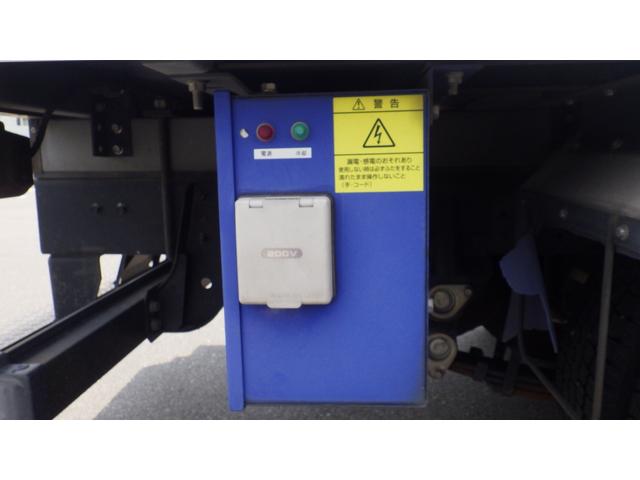 キャンター 全低床　積載２ｔ　東プレ冷蔵冷凍車　－３０℃設定　スタンバイ付　２室仕様　左スライドドア　ラッシング　バックカメラ　車両総重量　４，８９５Ｋｇ　荷台内寸　長さ：３０５ｃｍ　幅：１６７ｃｍ　高さ：１７６ｃｍ（16枚目）
