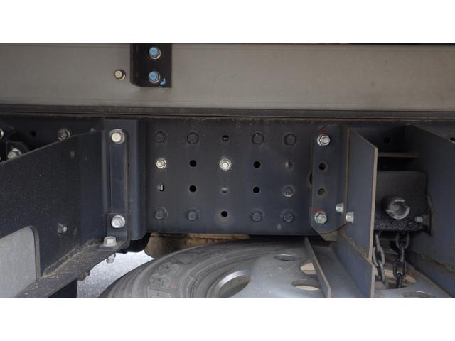 キャンター 全低床　積載２ｔ　東プレ冷蔵冷凍車　－３０℃設定　スタンバイ付　２室仕様　左スライドドア　ラッシング　バックカメラ　車両総重量　４，８９５Ｋｇ　荷台内寸　長さ：３０５ｃｍ　幅：１６７ｃｍ　高さ：１７６ｃｍ（19枚目）