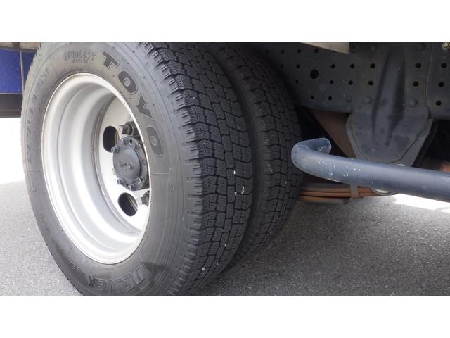 キャンター 全低床　積載２ｔ　東プレ冷蔵冷凍車　－３０℃設定　スタンバイ付　２室仕様　左スライドドア　ラッシング　バックカメラ　車両総重量　４，８９５Ｋｇ　荷台内寸　長さ：３０５ｃｍ　幅：１６７ｃｍ　高さ：１７６ｃｍ（37枚目）