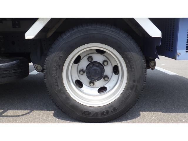 キャンター 全低床　積載２ｔ　東プレ冷蔵冷凍車　－３０℃設定　スタンバイ付　２室仕様　左スライドドア　ラッシング　バックカメラ　車両総重量　４，８９５Ｋｇ　荷台内寸　長さ：３０５ｃｍ　幅：１６７ｃｍ　高さ：１７６ｃｍ（40枚目）