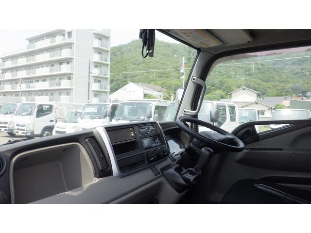 キャンター 全低床　積載２ｔ　東プレ冷蔵冷凍車　－３０℃設定　スタンバイ付　２室仕様　左スライドドア　ラッシング　バックカメラ　車両総重量　４，８９５Ｋｇ　荷台内寸　長さ：３０５ｃｍ　幅：１６７ｃｍ　高さ：１７６ｃｍ（47枚目）