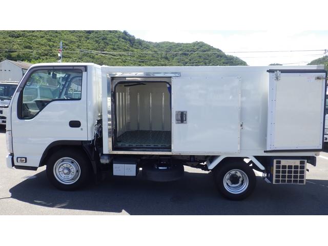 タイタントラック ワイドロー　積載１．５ｔ　東プレ冷蔵冷凍車　－５℃設定　左スライドドア　バックカメラ　車両総重量　３，９６５Ｋｇ　荷台内寸　長さ：２９０ｃｍ　幅：１５６ｃｍ　高さ：９５ｃｍ　ドライブレコーダー　ディーゼル（12枚目）