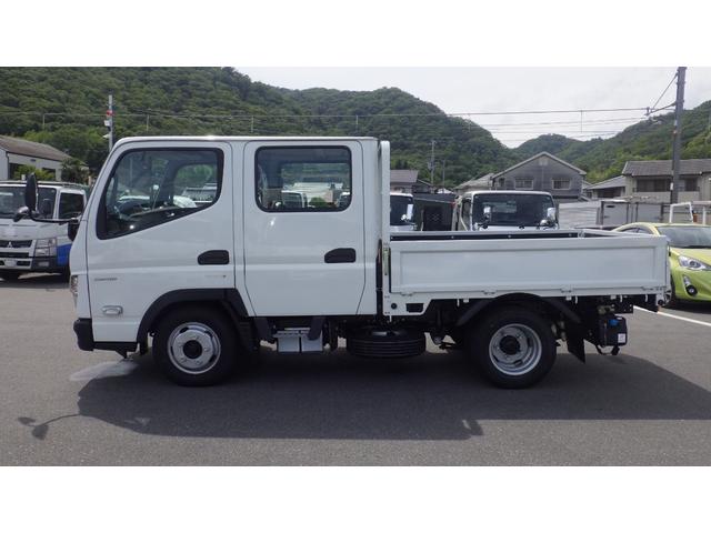 キャンター Ｗキャブ全低床　積載２ｔ　ＡＴ　衝突軽減ブレーキ　車線逸脱警報装置　左電格ミラー　ＬＥＤヘッドライト＆ＬＥＤフォグランプ　フル液晶メーター　ステアリングスイッチ　交通標識認識機能　リアビューカメラ　スマートキー（8枚目）