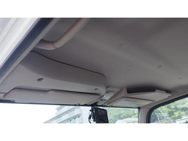 キャンター Ｗキャブ全低床　積載２ｔ　ＡＴ　衝突軽減ブレーキ　車線逸脱警報装置　左電格ミラー　ＬＥＤヘッドライト＆ＬＥＤフォグランプ　フル液晶メーター　ステアリングスイッチ　交通標識認識機能　リアビューカメラ　スマートキー（67枚目）