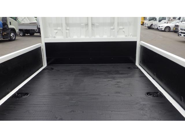トヨエース Ｗキャブロングジャストロー　積載１．２ｔ　５ＭＴ　車両総重量　３，４４０ｋｇ　荷台内寸　長さ：２１０ｃｍ　幅：１６０ｃｍ　高さ：３８ｃｍ　ＮＡＶＩ　ＥＴＣ　ドライブレコーダー　全席パワーウィンドウ　リアエアコン（17枚目）