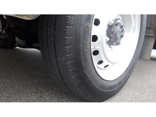 トヨエース Ｗキャブロングジャストロー　積載１．２ｔ　５ＭＴ　車両総重量　３，４４０ｋｇ　荷台内寸　長さ：２１０ｃｍ　幅：１６０ｃｍ　高さ：３８ｃｍ　ＮＡＶＩ　ＥＴＣ　ドライブレコーダー　全席パワーウィンドウ　リアエアコン（32枚目）