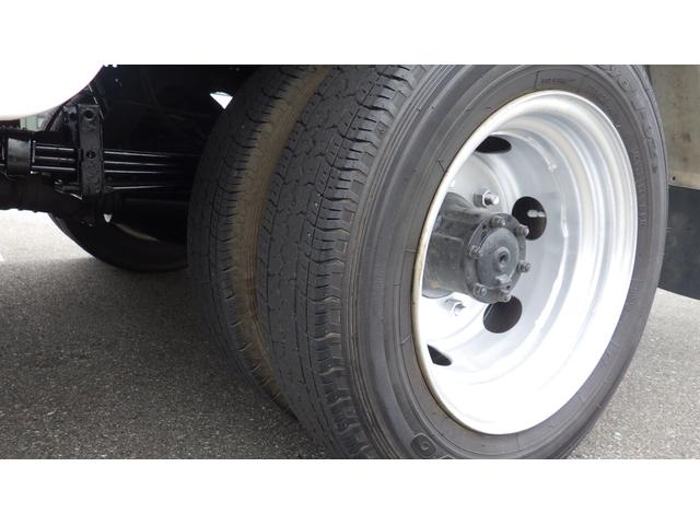 トヨエース Ｗキャブロングジャストロー　積載１．２ｔ　５ＭＴ　車両総重量　３，４４０ｋｇ　荷台内寸　長さ：２１０ｃｍ　幅：１６０ｃｍ　高さ：３８ｃｍ　ＮＡＶＩ　ＥＴＣ　ドライブレコーダー　全席パワーウィンドウ　リアエアコン（34枚目）