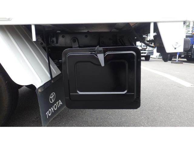 トヨエース Ｗキャブロングジャストロー　積載１．２ｔ　５ＭＴ　車両総重量　３，４４０ｋｇ　荷台内寸　長さ：２１０ｃｍ　幅：１６０ｃｍ　高さ：３８ｃｍ　ＮＡＶＩ　ＥＴＣ　ドライブレコーダー　全席パワーウィンドウ　リアエアコン（35枚目）