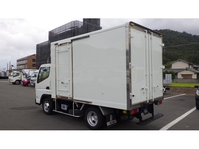 キャンター ロング全低床　積載１．５ｔ　ＡＴ車　三菱製冷蔵冷凍車　－３０℃設定　２室仕様　車両総重量　４，２３４ｋｇ　荷台内寸　長さ：３０２ｃｍ　幅：１６６ｃｍ　高さ：１６７ｃｍ　バックモニター　エアコン　パワーステアリング（10枚目）