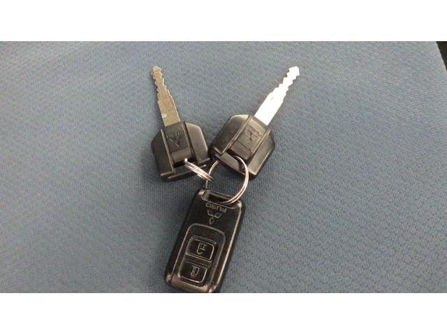 キャンター ロング全低床　積載１．５ｔ　ＡＴ車　三菱製冷蔵冷凍車　－３０℃設定　２室仕様　車両総重量　４，２３４ｋｇ　荷台内寸　長さ：３０２ｃｍ　幅：１６６ｃｍ　高さ：１６７ｃｍ　バックモニター　エアコン　パワーステアリング（73枚目）