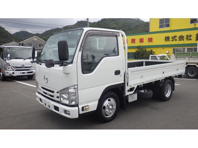 タイタントラック フルワイドロー　積載１．５ｔ　ＡＴ　車両総重量　３，９２５ｋｇ　荷台内寸　長さ：３１０ｃｍ　幅：１６０ｃｍ　高さ：３８ｃｍ　床鉄板　ロープ穴３対　キーレス　ＥＴＣ　ドライブレコーダー　助手席エアバック　エアコン（4枚目）