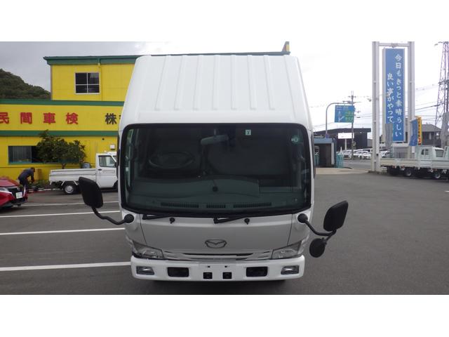タイタントラック フルワイドロー　積載１．５ｔ　ＡＴ　車両総重量　３，９２５ｋｇ　荷台内寸　長さ：３１０ｃｍ　幅：１６０ｃｍ　高さ：３８ｃｍ　床鉄板　ロープ穴３対　キーレス　ＥＴＣ　ドライブレコーダー　助手席エアバック　エアコン（24枚目）