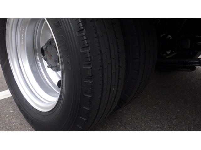 タイタントラック フルワイドロー　積載１．５ｔ　ＡＴ　車両総重量　３，９２５ｋｇ　荷台内寸　長さ：３１０ｃｍ　幅：１６０ｃｍ　高さ：３８ｃｍ　床鉄板　ロープ穴３対　キーレス　ＥＴＣ　ドライブレコーダー　助手席エアバック　エアコン（31枚目）