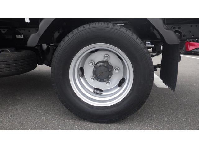タイタントラック フルワイドロー　積載１．５ｔ　ＡＴ　車両総重量　３，９２５ｋｇ　荷台内寸　長さ：３１０ｃｍ　幅：１６０ｃｍ　高さ：３８ｃｍ　床鉄板　ロープ穴３対　キーレス　ＥＴＣ　ドライブレコーダー　助手席エアバック　エアコン（34枚目）