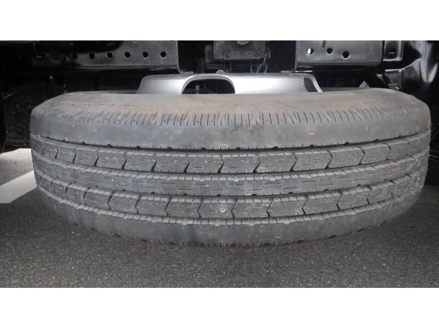 タイタントラック フルワイドロー　積載１．５ｔ　ＡＴ　車両総重量　３，９２５ｋｇ　荷台内寸　長さ：３１０ｃｍ　幅：１６０ｃｍ　高さ：３８ｃｍ　床鉄板　ロープ穴３対　キーレス　ＥＴＣ　ドライブレコーダー　助手席エアバック　エアコン（36枚目）