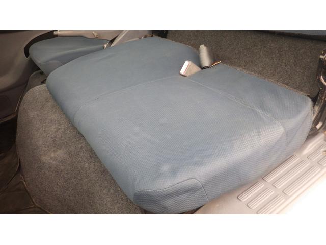キャンター 全低床　積載２ｔ　５ＭＴ　車両総重量　４，３２５ｋｇ　荷台内寸　長さ：３１０ｃｍ　幅：１６０ｃｍ　高さ：３８ｃｍ　煽内ステン張　エアコン　パワーステアリング　パワーウィンドウ　ディーゼル（57枚目）