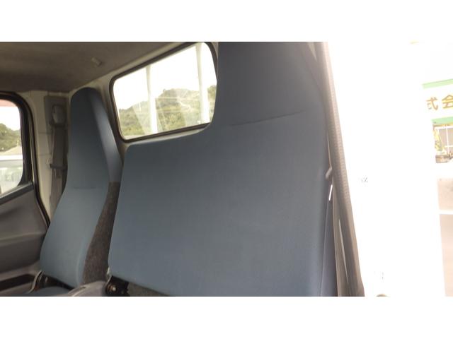 キャンター 全低床　積載２ｔ　５ＭＴ　車両総重量　４，３２５ｋｇ　荷台内寸　長さ：３１０ｃｍ　幅：１６０ｃｍ　高さ：３８ｃｍ　煽内ステン張　エアコン　パワーステアリング　パワーウィンドウ　ディーゼル（58枚目）