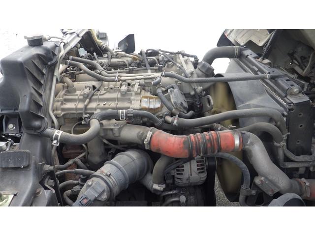 キャンター 超ロング　積載２ｔ　５ＭＴ　車両総重量　４，９６５ｋｇ　荷台内寸　長さ：５００ｃｍ　幅：２０８ｃｍ　高さ：３８ｃｍ　床鉄板　ロープ穴５対　キーレス　ＥＴＣ　フォグ無し　パワーステアリング　パワーウィンドウ（26枚目）